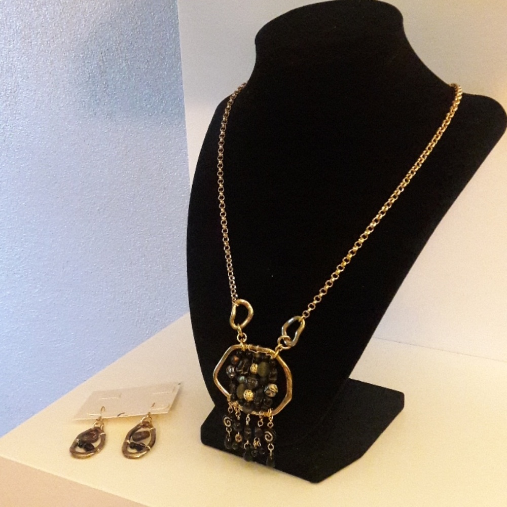 Unique Necklace & Earring Set